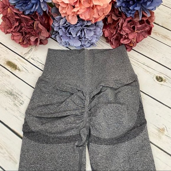 High Waist Seamless Gray Butt Lifting Yoga Pants - Picture 11 of 16